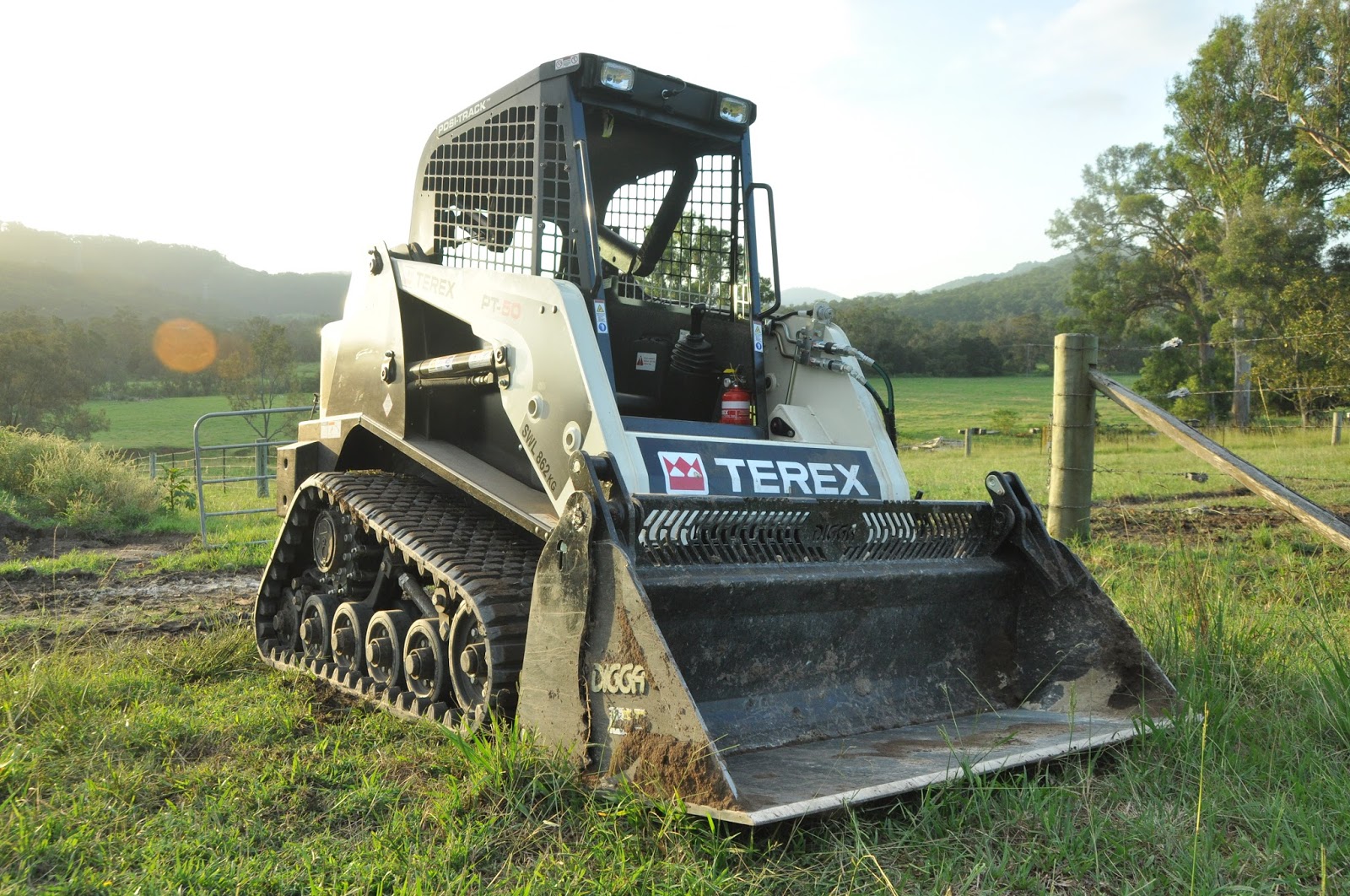 Digga 4 in 1 Bucket Skid Steer Loader